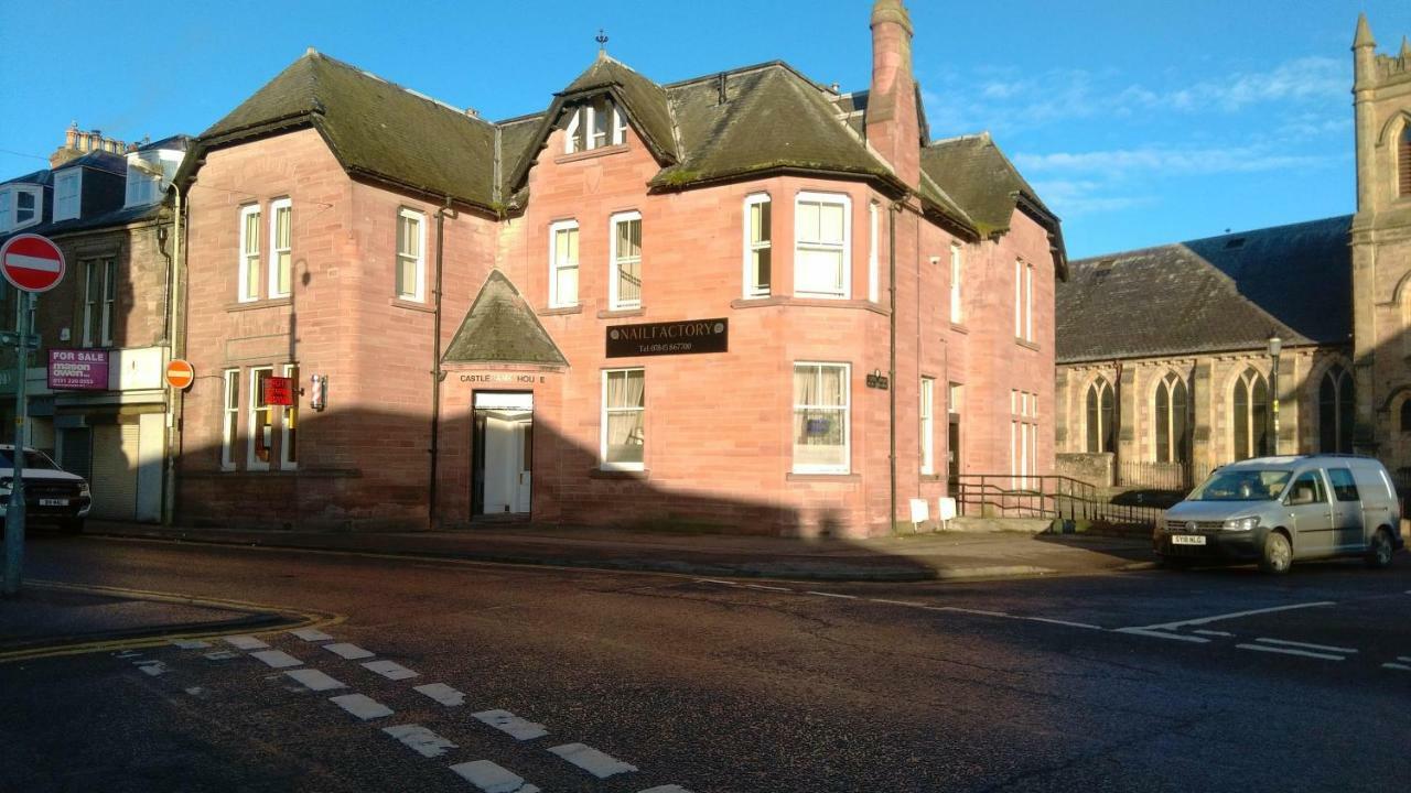 Castlebank House Flats, 丁沃尔 外观 照片
